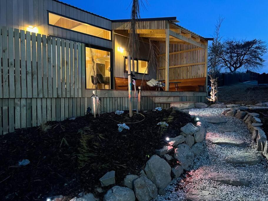 Alpine Chalet - Views, Fire-Pit, Central, Cosy 瓦纳卡 外观 照片